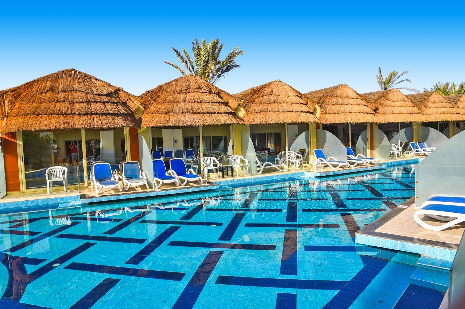 Het zwembad van Panorama Bungalows El Gouna