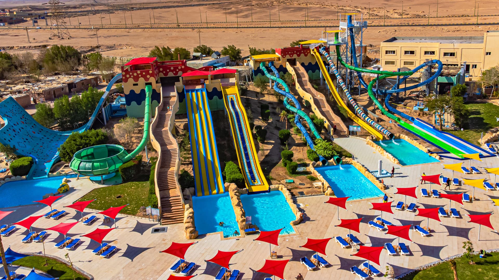 Het zwembad van Titanic Beach & Aqua Park